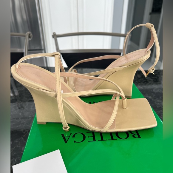Bottega Veneta Beige Strappy Heels - Picture 8 of 9